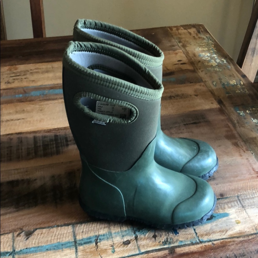 Bogs waterproof boots boys size 11